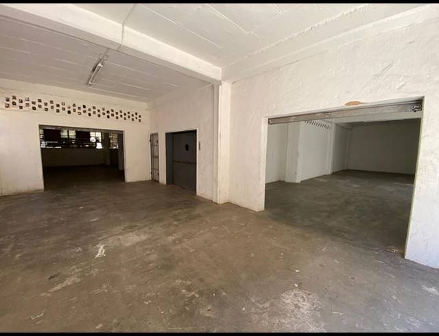 350M² WAREHOUSE TO LET IN INDUSTRIA NORTH